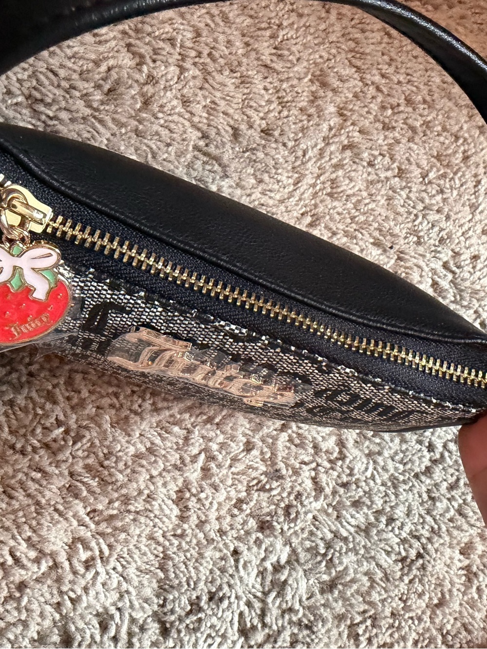 NWT Juicy Couture Black Glitter Logo Shoulder Bag with Pink Charm - Picture 5 of 7